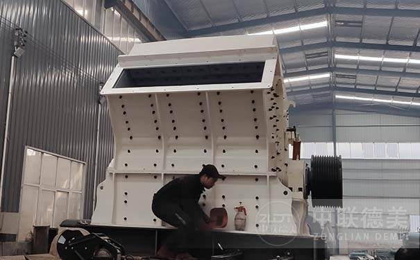 山東反擊破碎機(jī)