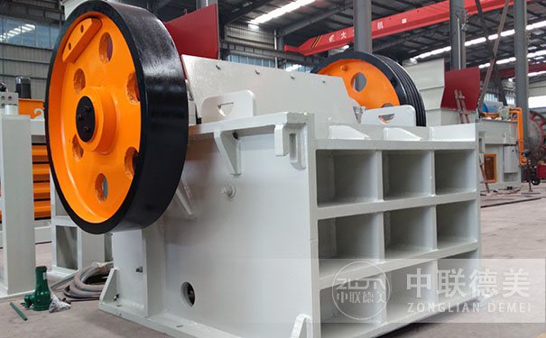 移動(dòng)式破碎機(jī)怎么樣?