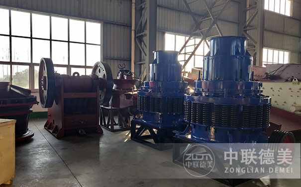 移動(dòng)破碎站多少錢(qián)一臺(tái)？