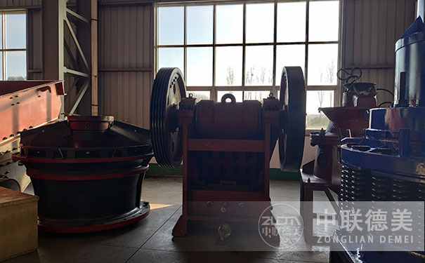 對輥破碎機哪里好,哪里有賣的?