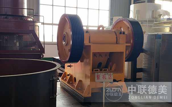 方箱式破碎機哪里好,哪里有賣的?