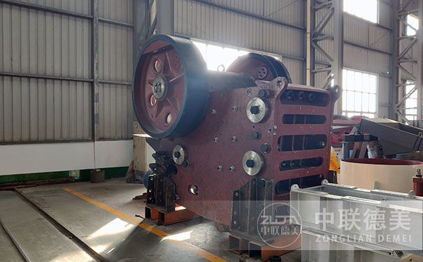 復(fù)合式破碎機(jī)哪里好,哪里有賣的?