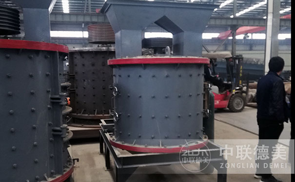 復(fù)合式破碎機(jī)